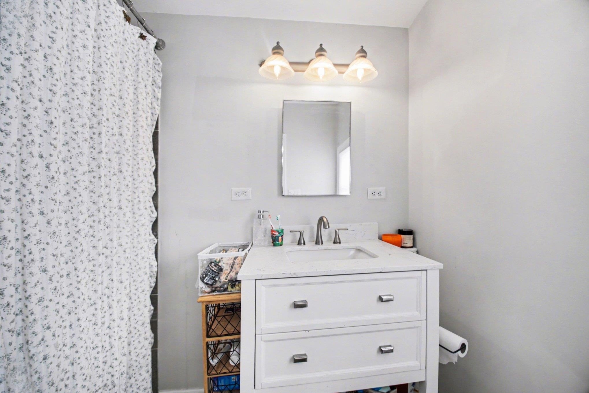 Single Family 2BR 1BA - 45 HAYWARD LN, FREDERICKSBURG, VA