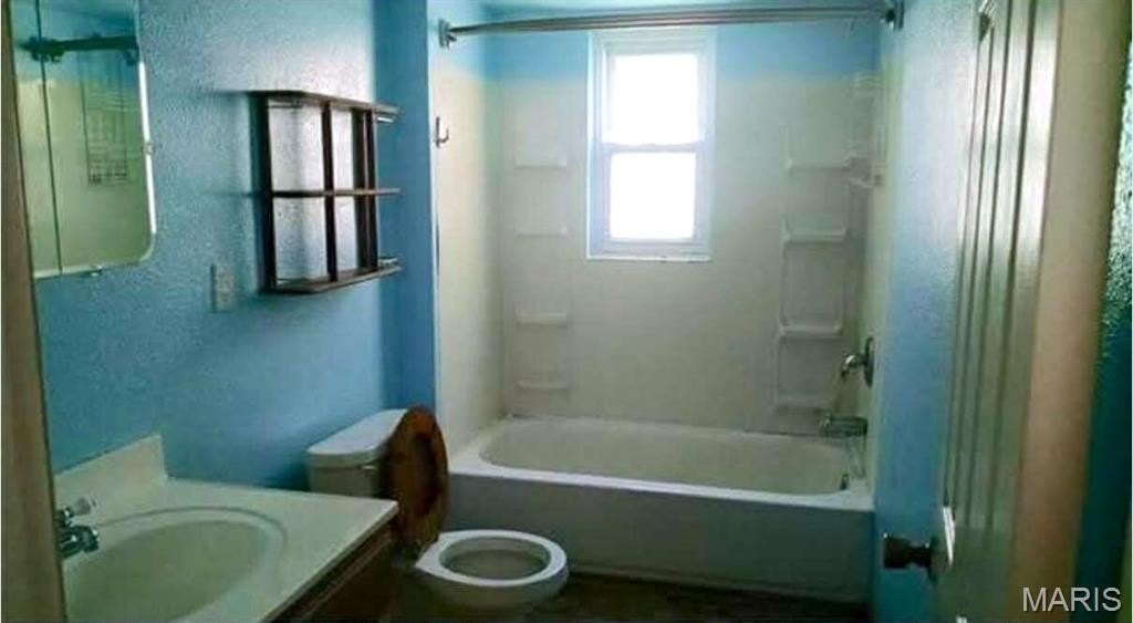 Single Family 3BR 1BA - 2415 Hodges Avenue, Granite City, IL