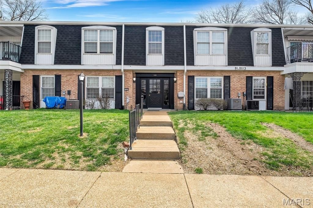 Condo 2BR 1BA - 1680 Herault Place, St Louis, MO