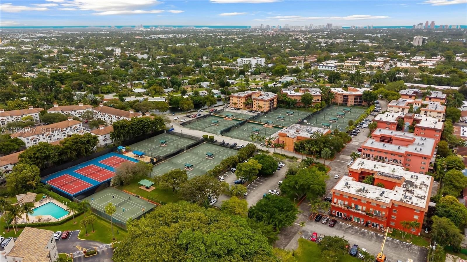 Condo 3BR 3BA - 620 Tennis Club Dr, Fort Lauderdale, FL