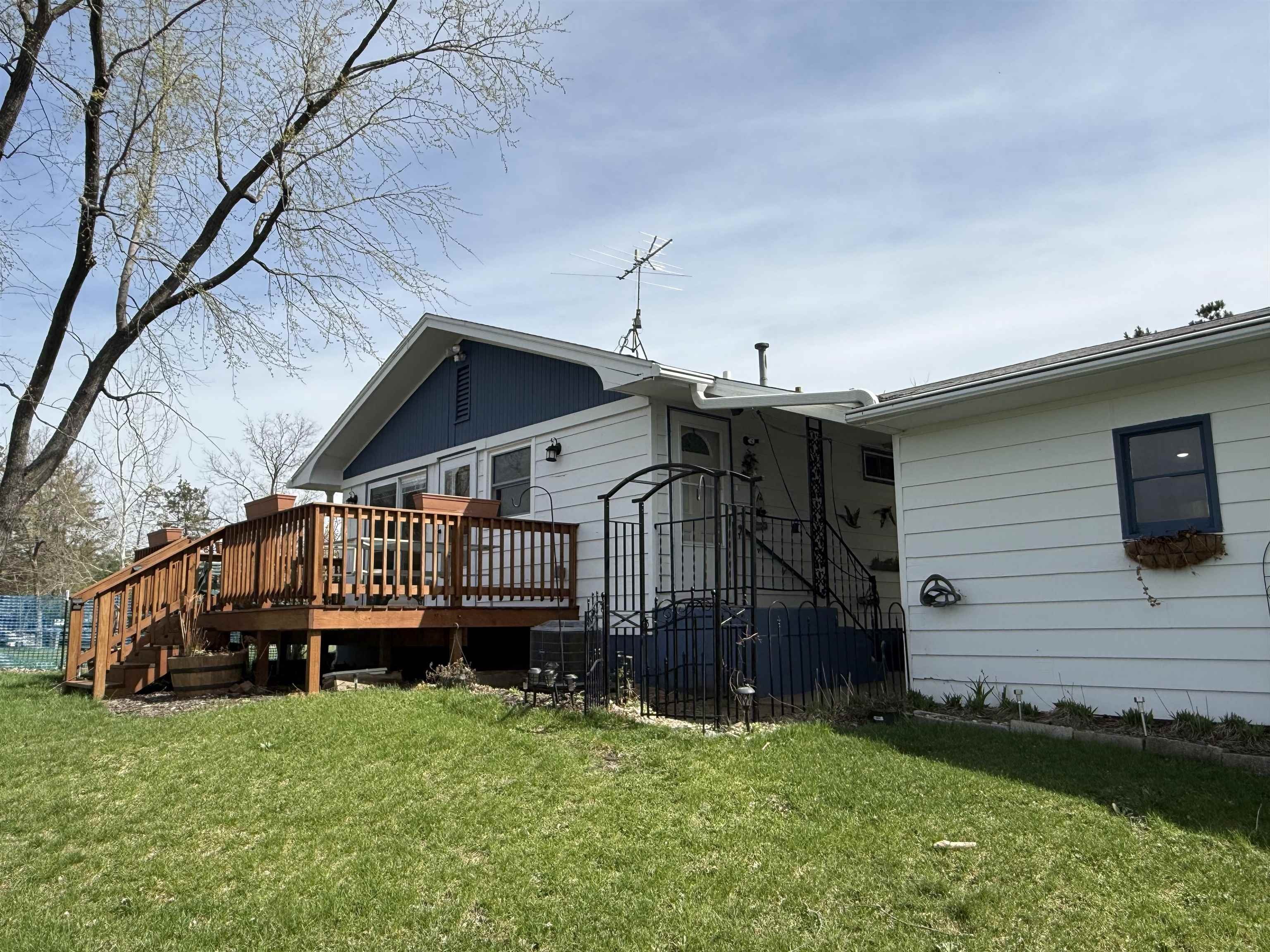 Single Family 2BR 1BA - 2893 Cty. Rd. Z, Adams, WI