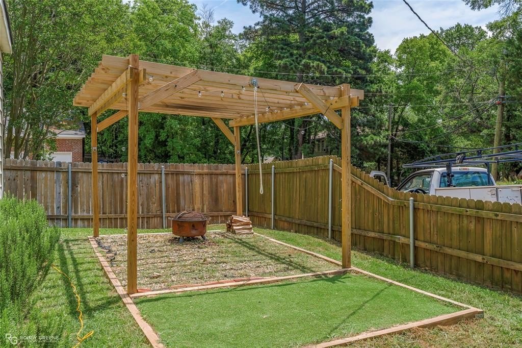 Single Family 4BR 2BA - 403 Boulevard Street, Shreveport, LA