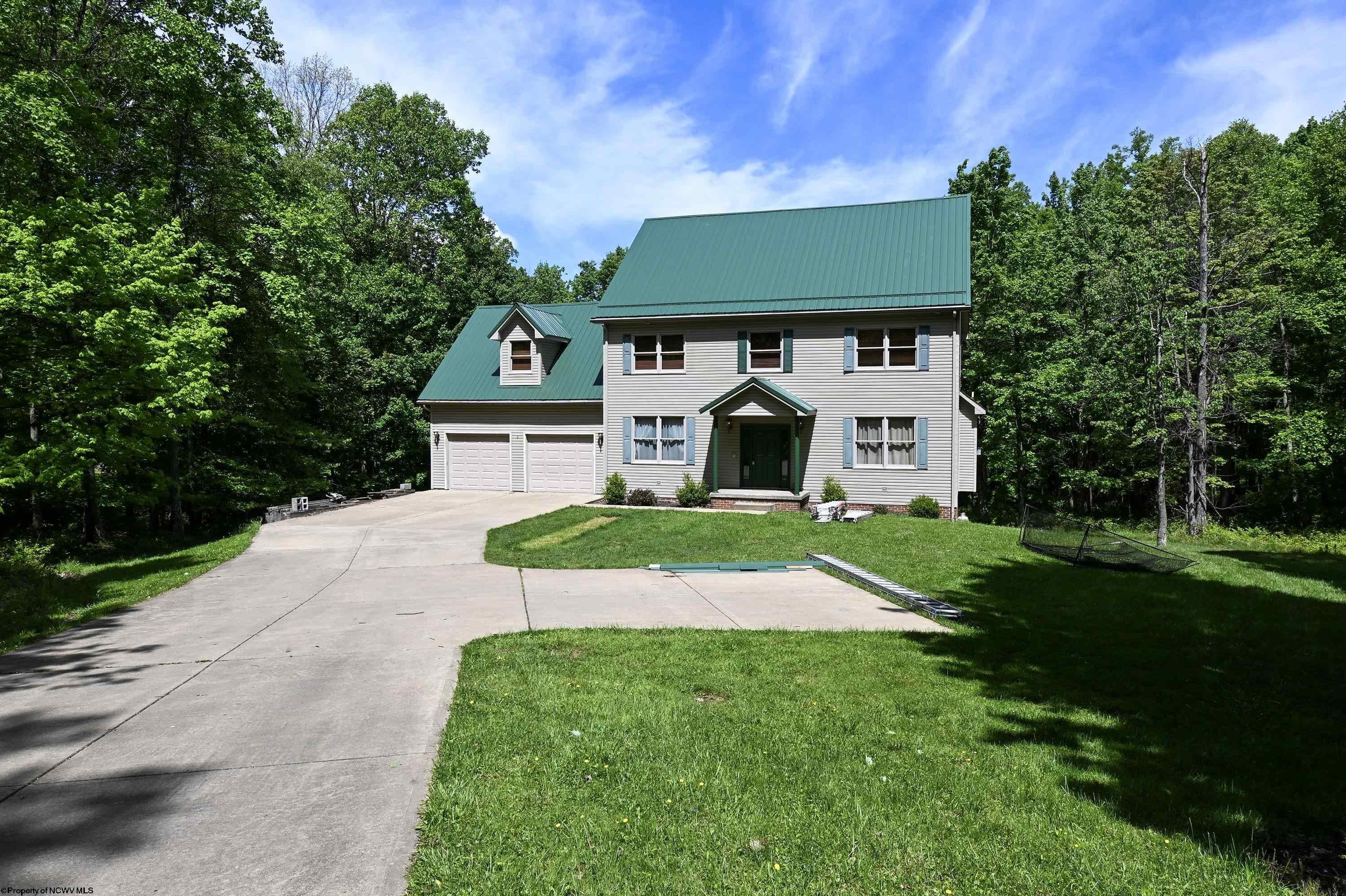 Single Family 5BR 4BA - 308 Dove Drive, Morgantown, WV