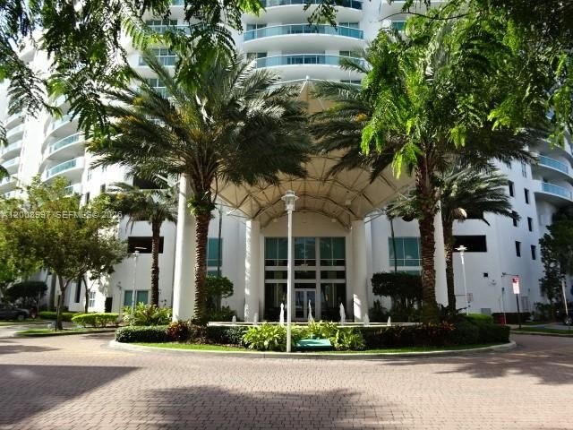 Condo 2BR 2BA - 7900 Harbor Island Dr, North Bay Village, FL
