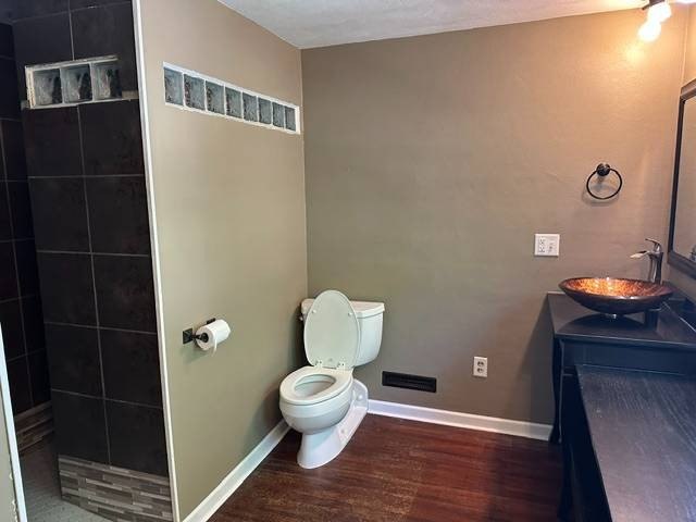 Single Family 4BR 2BA - 409 N Spruce Street, Dodge, NE