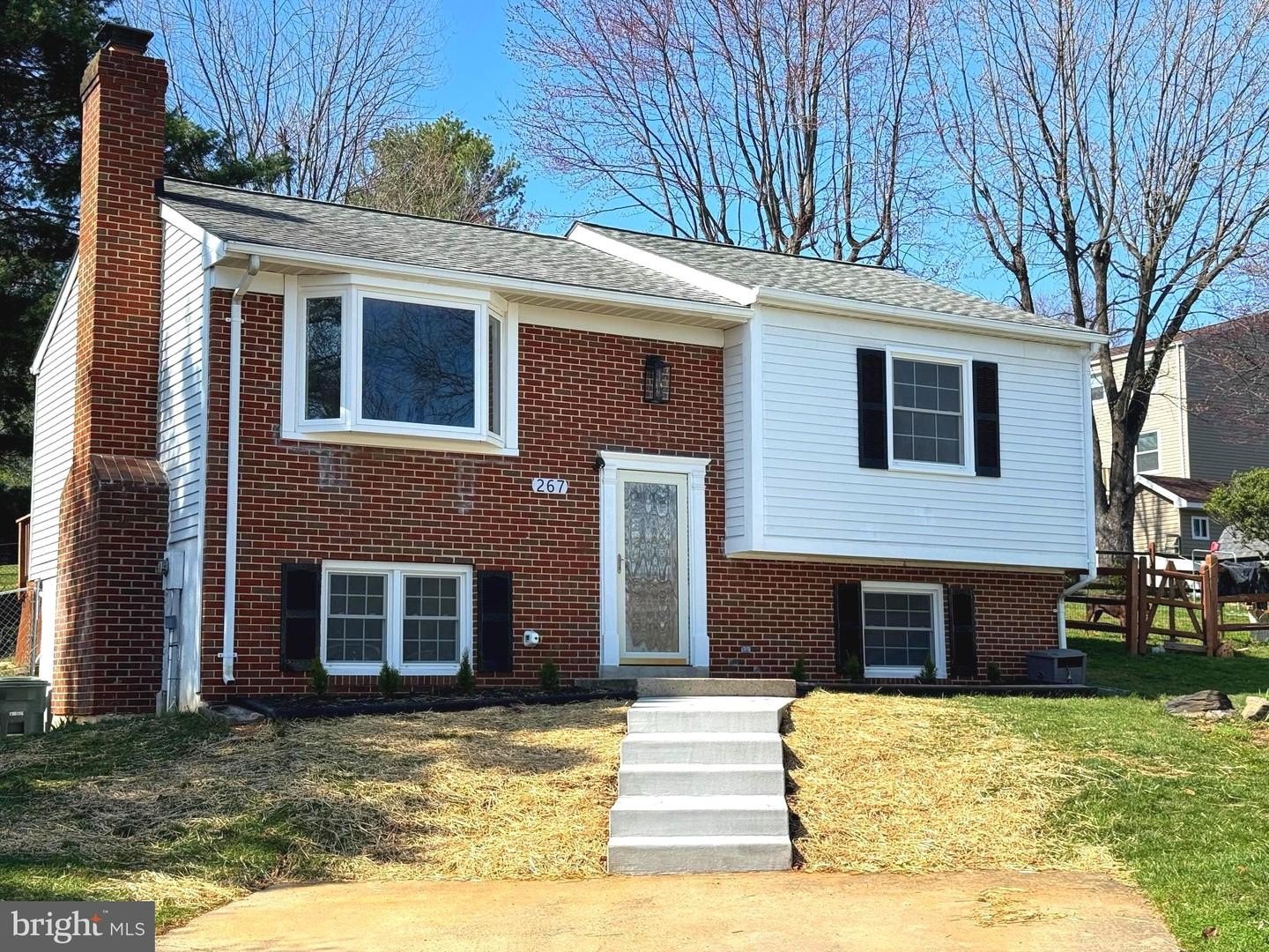 Single Family 3BR 2BA - 267 LONGFORD CT, FREDERICK, MD