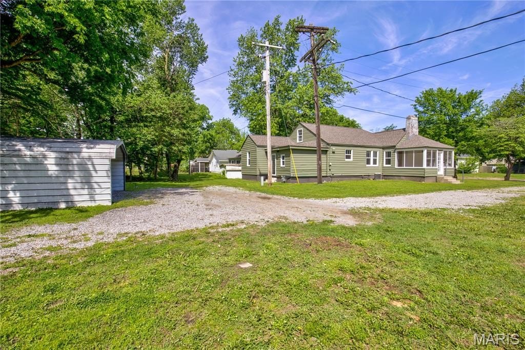Single Family 3BR 1BA - 217 Hunter Street, Charleston, MO