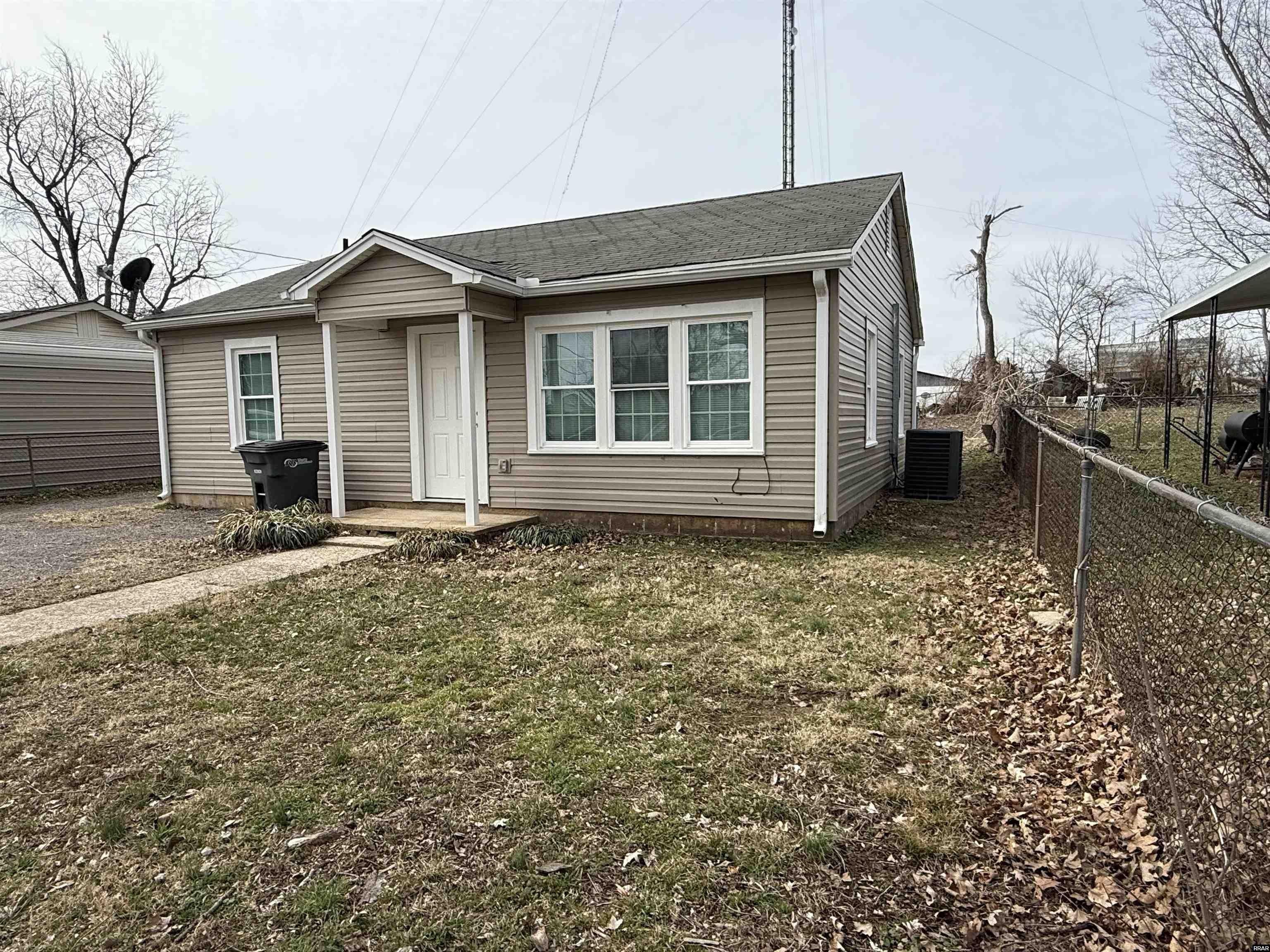 Single Family 2BR 1BA - 1129 S Fourth Street, Union City, TN