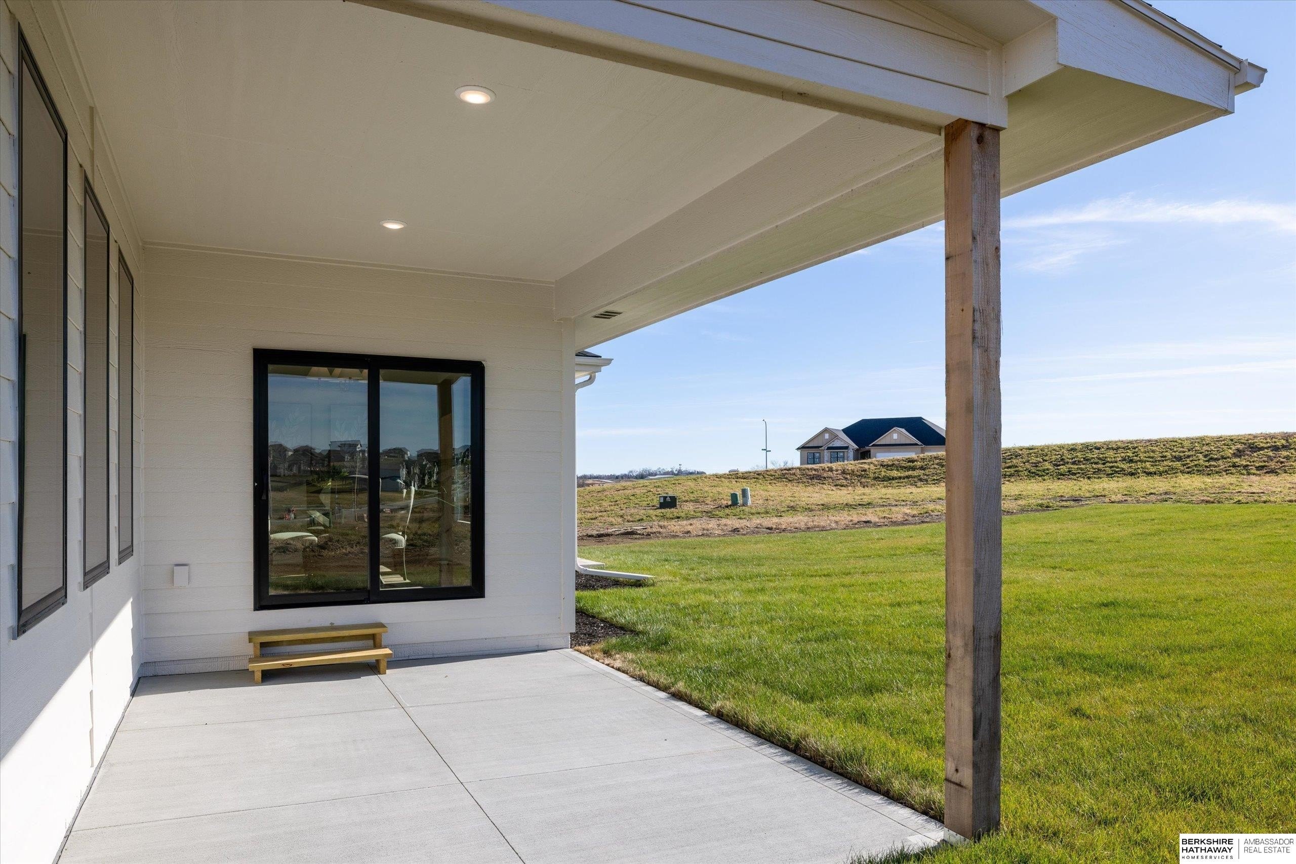 Single Family 4BR 3BA - 16619 Abigail Street, Bennington, NE