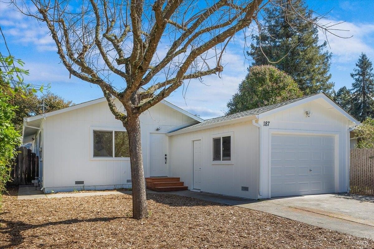 Single Family 3BR 1BA - 187 Pine Avenue, Sonoma, CA