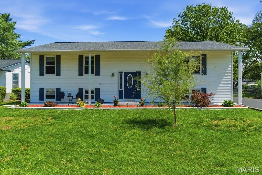 Single Family 3BR 2BA - 32 N Meadow Drive, Unincorporated, MO
