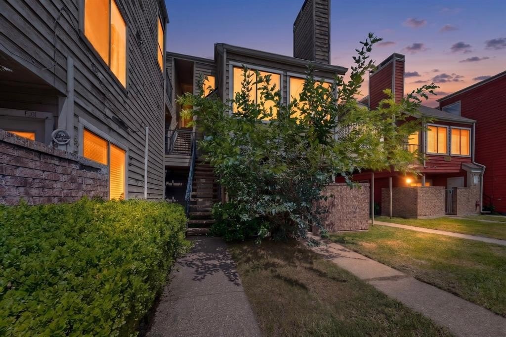 Condo 2BR 2BA - 9811 Walnut Street, Dallas, TX