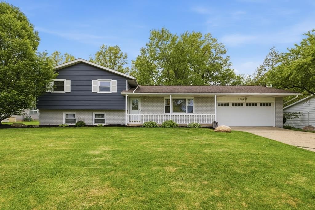 Single Family 3BR 3BA - 1264 Columbus Circle North, Ashland, OH