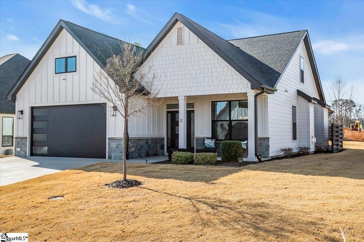 Single Family 4BR 3BA - 2 Winding Rock Road, Simpsonville, SC