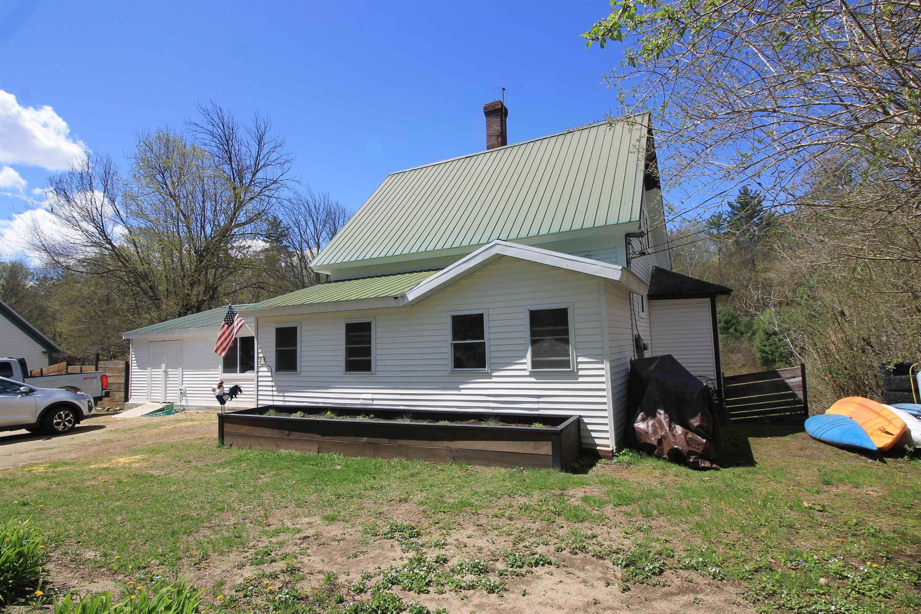 Single Family 2BR 3BA - 21 Mirror Lake Road, Thornton, NH