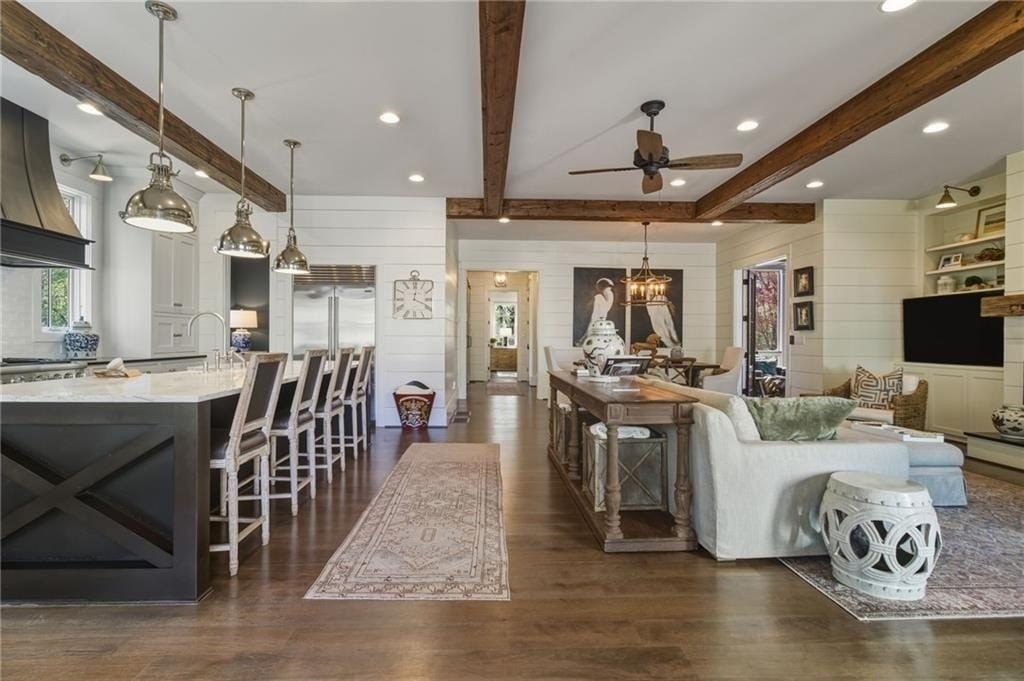 Single Family 5BR 4BA - 82 Wood Place, Roswell, GA