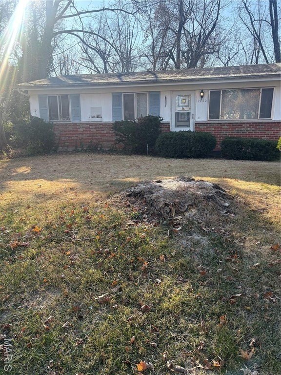 Single Family 2BR 2BA - 1920 Crown Point Drive, St Louis, MO