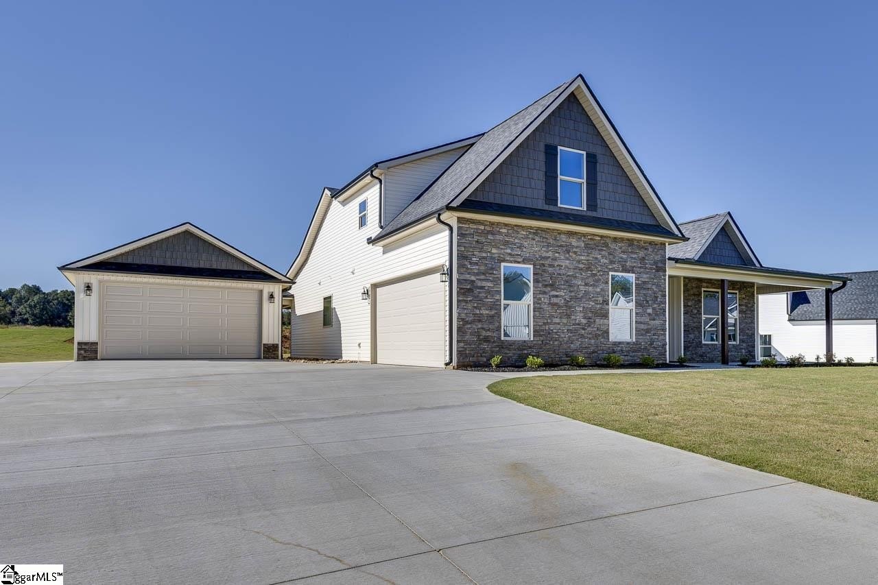 Single Family 3BR 3BA - 106 Old Glory Court, Pickens, SC