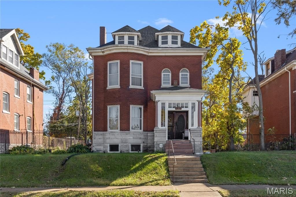 Single Family 3BR 2BA - 1912 Adelaide Avenue, St Louis, MO