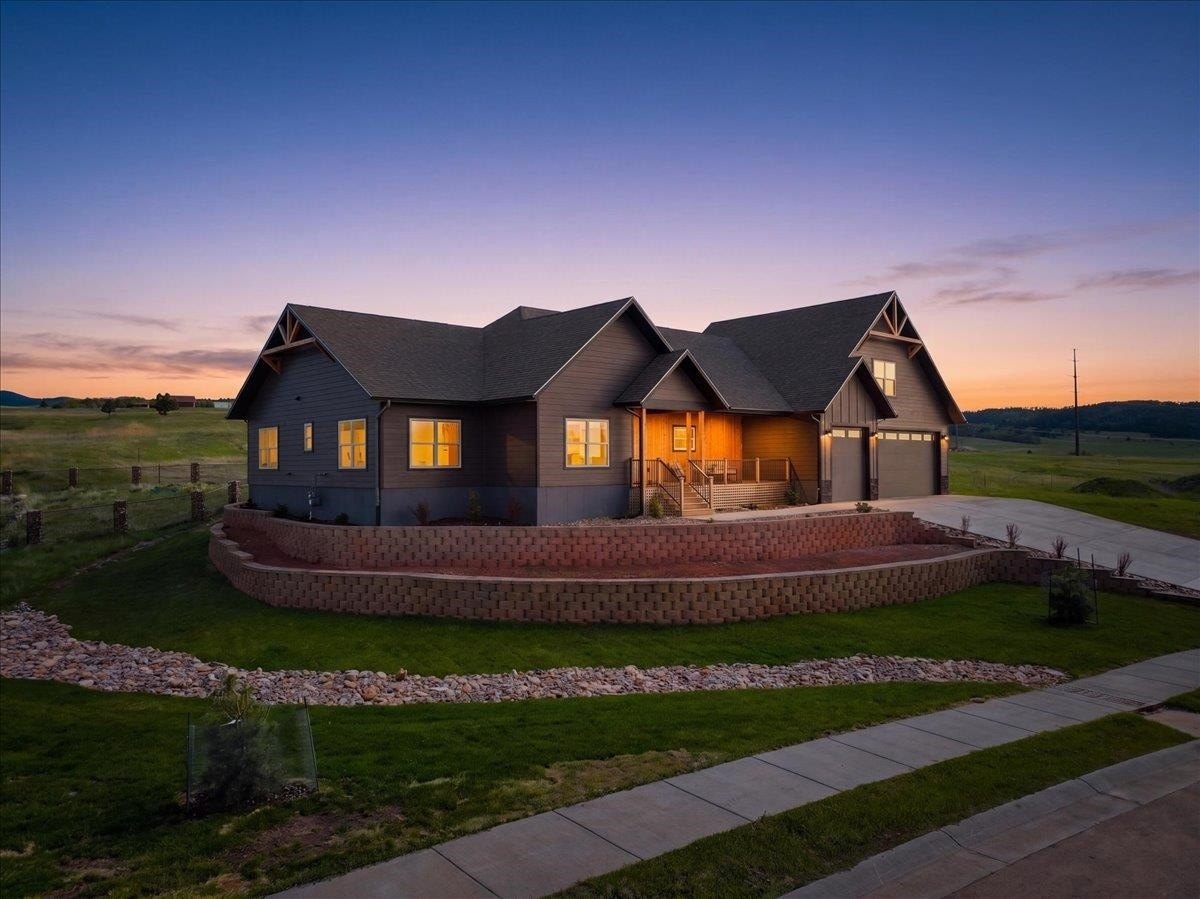 Single Family 4BR 3BA - 2301 Bridgestone Cir, Spearfish, SD