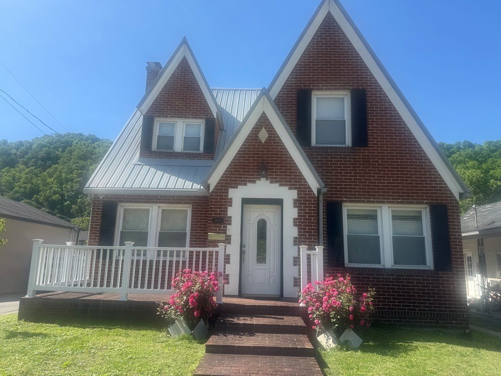 Single Family 4BR 2BA - 469 Hambley Blvd., Pikeville, KY