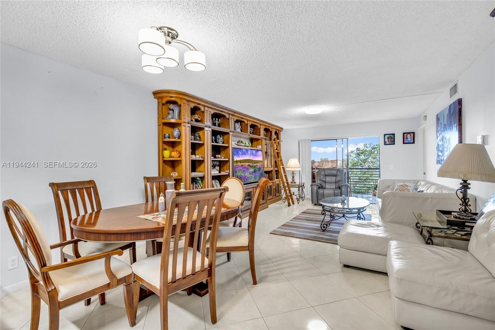 Condo 2BR 2BA - 2981 N Nob Hill Rd, Sunrise, FL