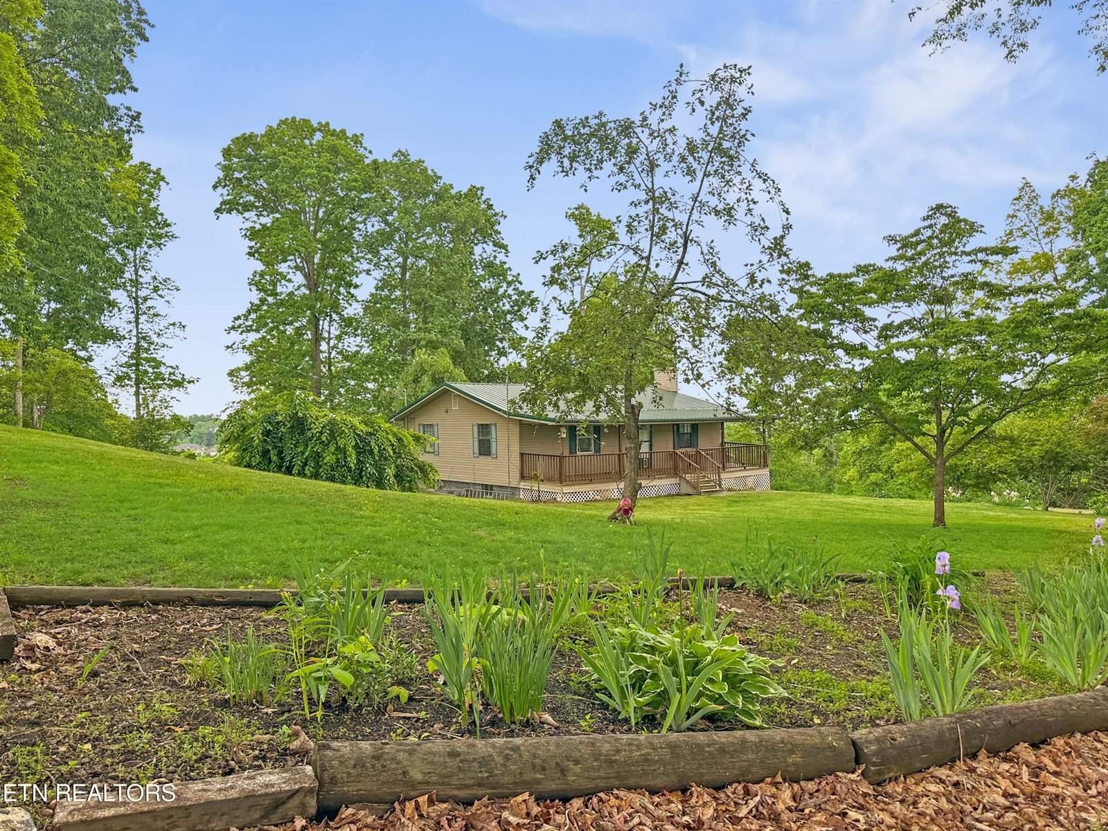 Single Family 2BR 1BA - 450 Buffalo Lane, Tazewell, TN