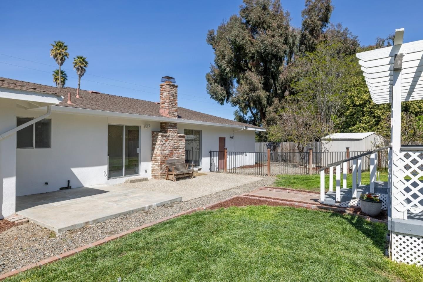 Single Family 3BR 2BA - 20091 Portola DR, SALINAS, CA