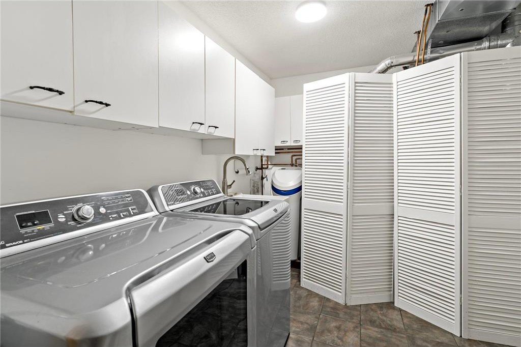Single Family 2BR 2BA - 8541 Inverness Lane N, Brooklyn Park, MN