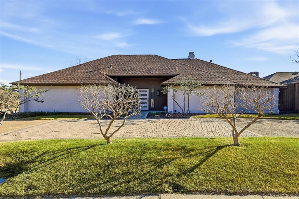 Single Family 4BR 5BA - 7736 Lone Moor Circle, Dallas, TX