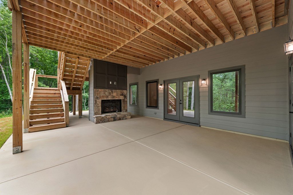 Single Family 3BR 4BA - 298 Lower Creek Trail, Ellijay, GA