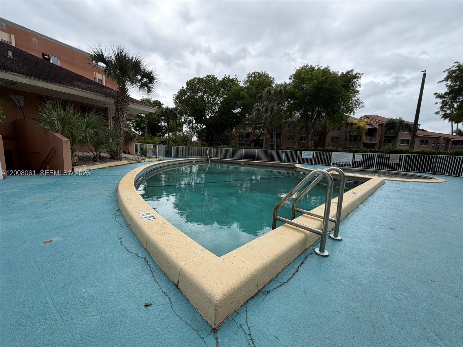 Condo 2BR 2BA - 17650 NW 68th Ave, Hialeah, FL