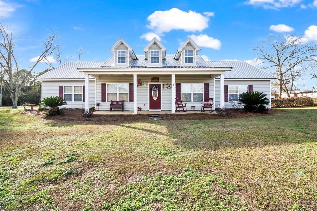 Single Family 4BR 3BA - 603 1st Avenue, Ashford, AL