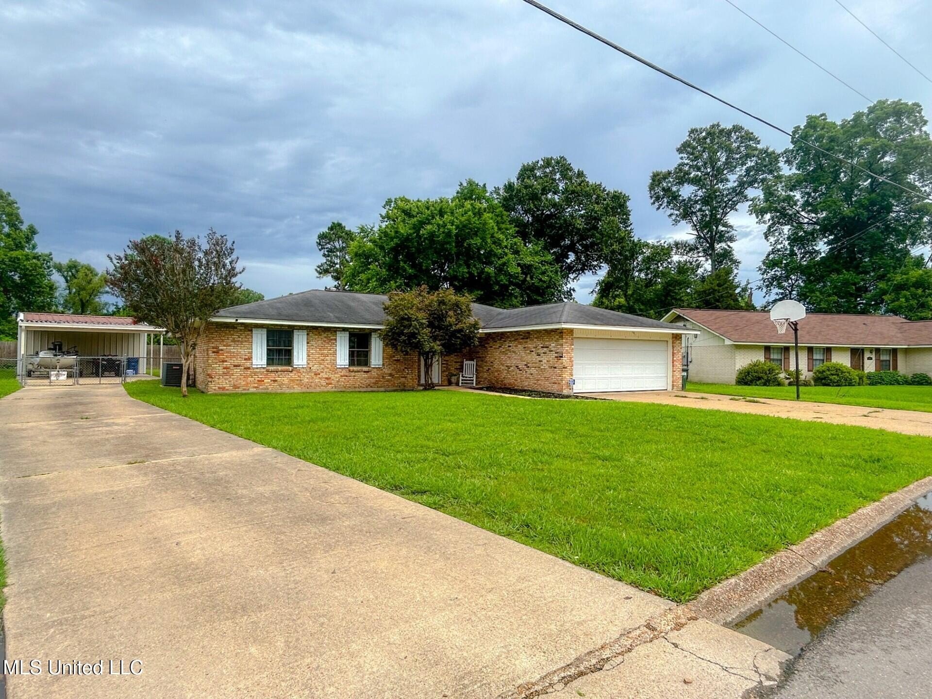 Single Family 3BR 2BA - 209 Margaret Avenue, Natchez, MS