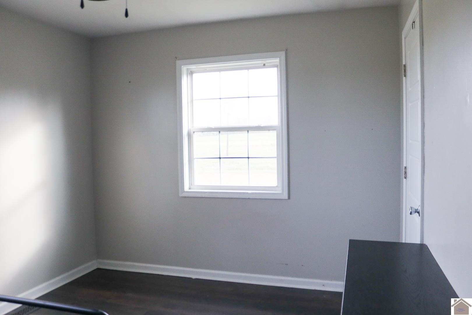 Single Family 2BR 1BA - 3235 State Route 80 W, Mayfield, KY