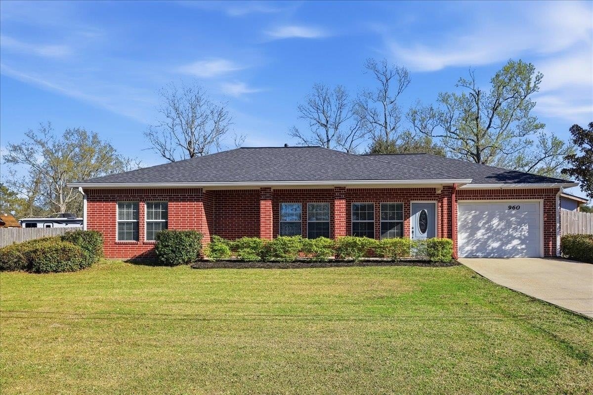 Single Family 3BR 2BA - 960 Dugas, Bridge City, TX