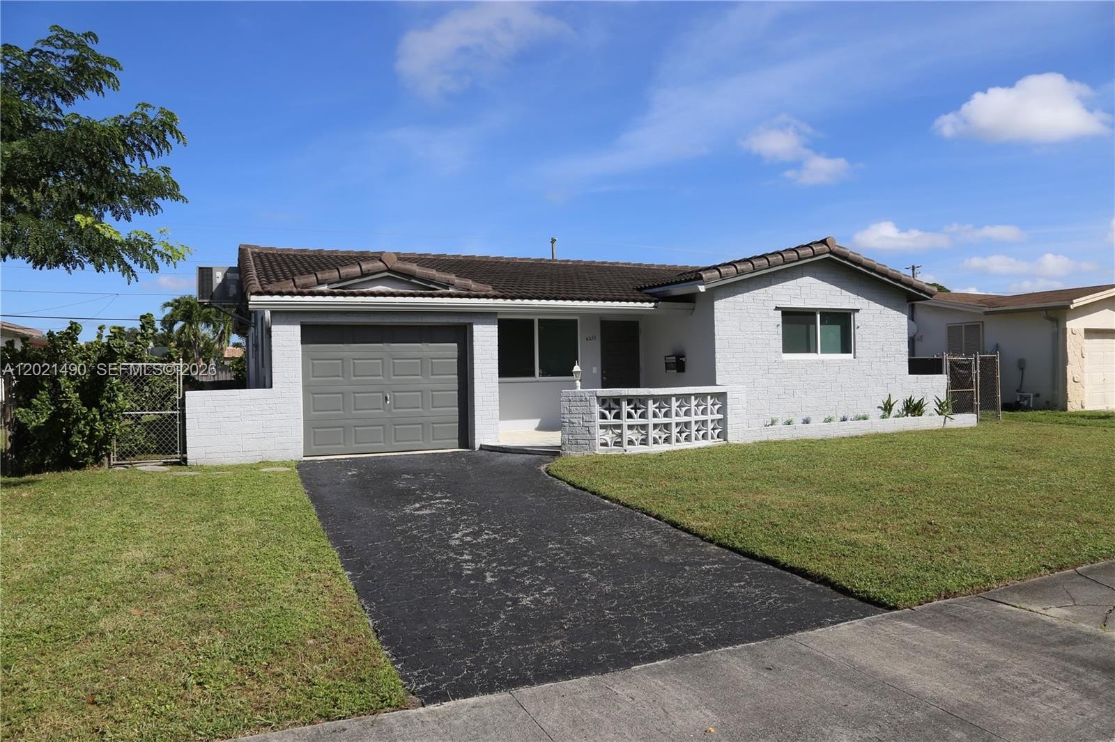 Single Family 3BR 2BA - 4233 Washington St, Hollywood, FL