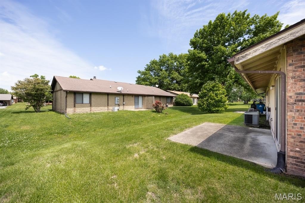 Single Family 2BR 1BA - 123 Chase Park Drive, Belleville, IL