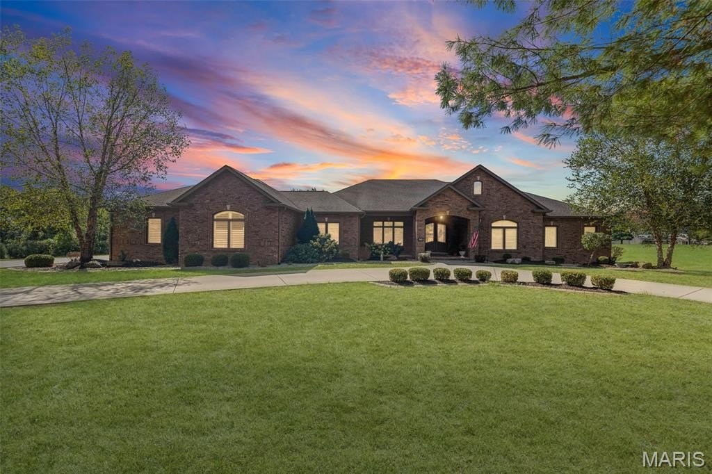 Single Family 4BR 5BA - 4715 Richland Woods Court, Alton, IL