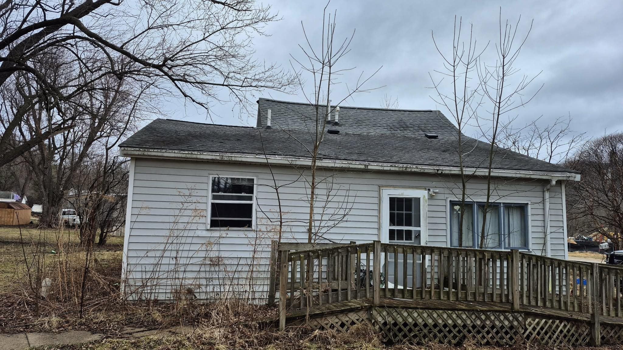 Single Family 3BR 1BA - 208 E South Street, Readstown, WI