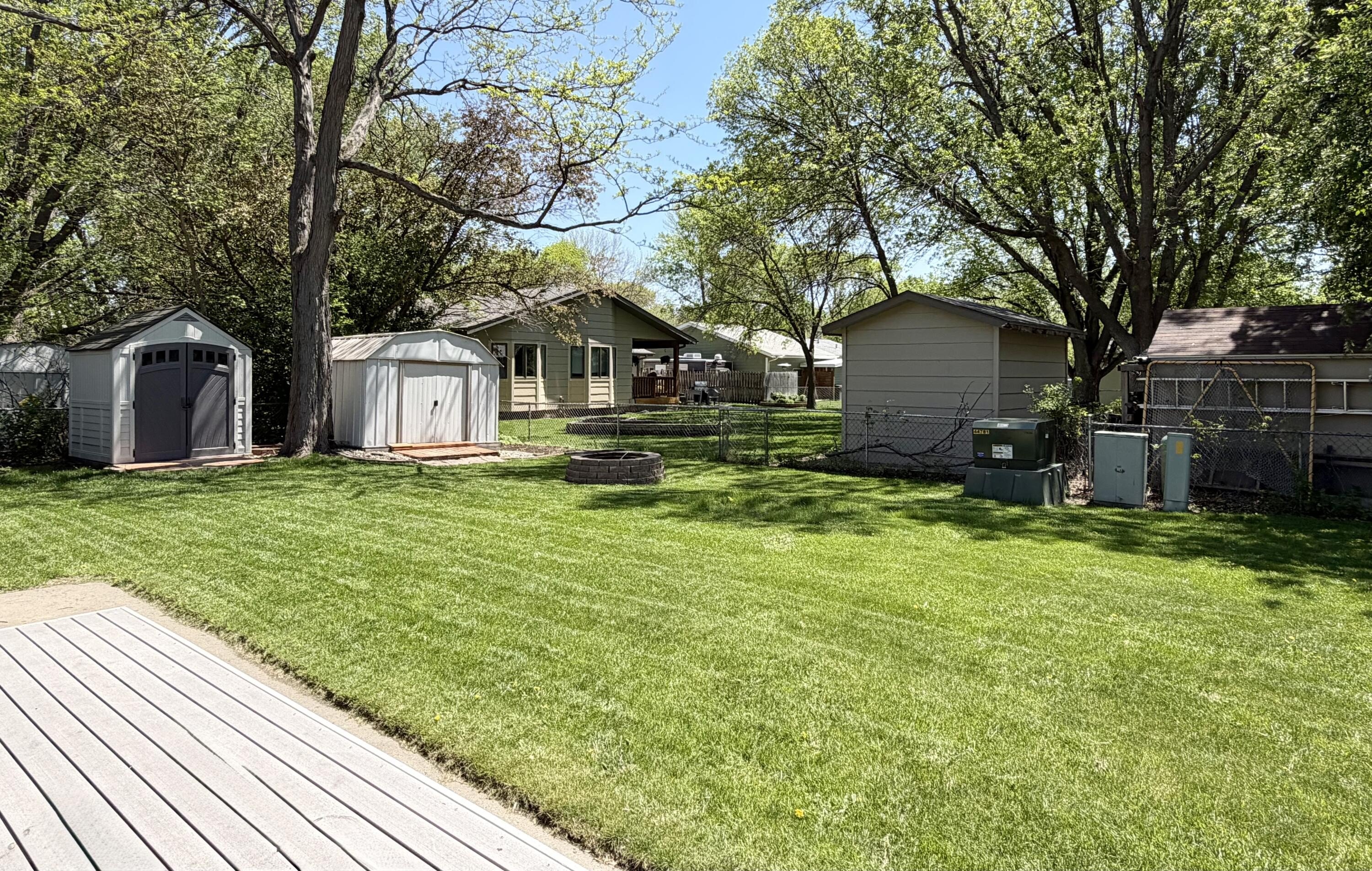 Single Family 4BR 3BA - 1808 SE 12th Avenue, Aberdeen, SD