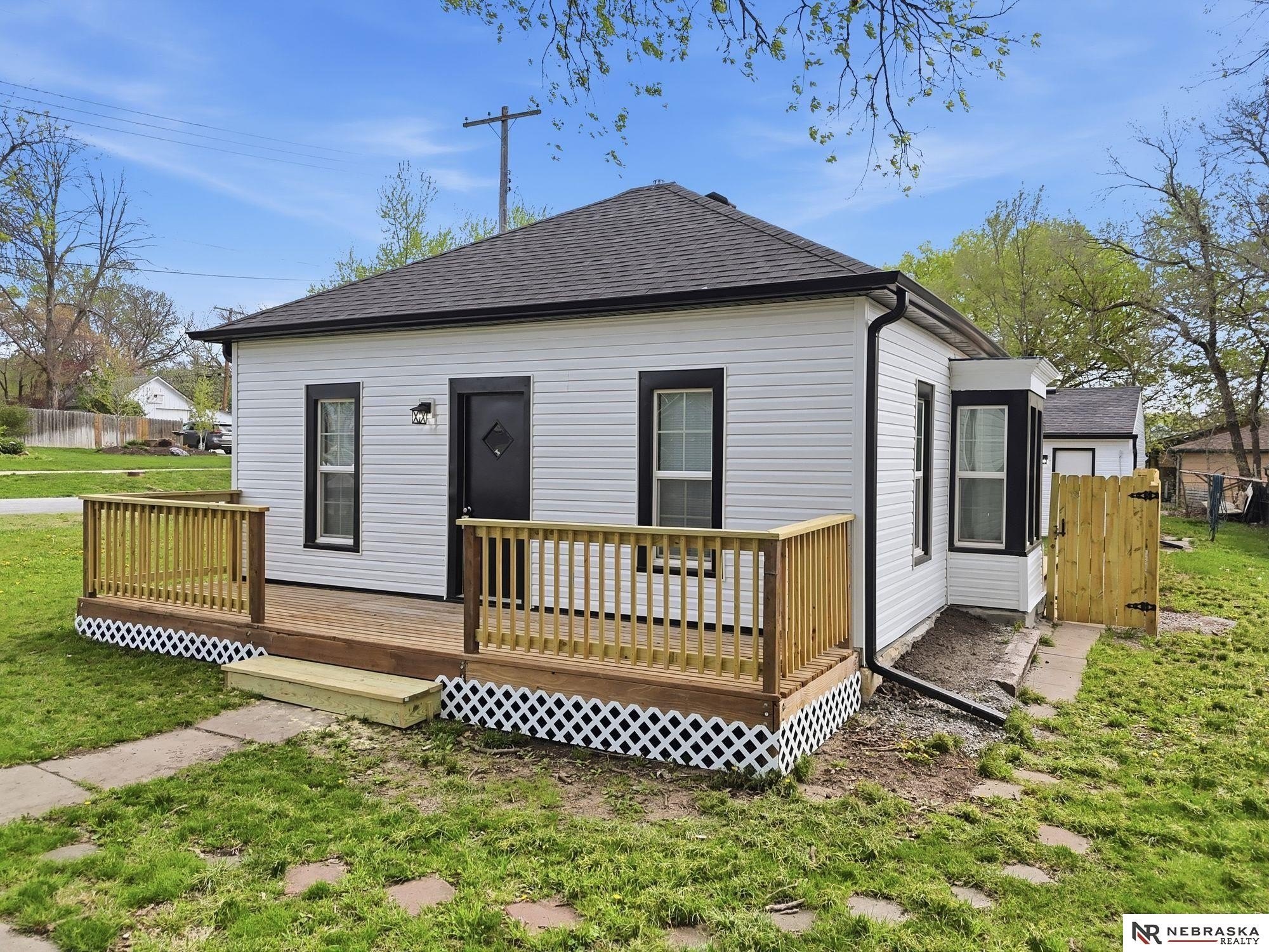 Single Family 3BR 1BA - 410 Jefferson Street, Bennet, NE