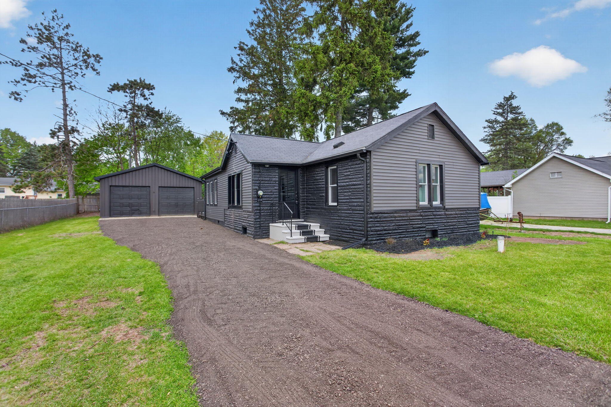 Single Family 2BR 2BA - 4078 Donnely Road, Jackson, MI