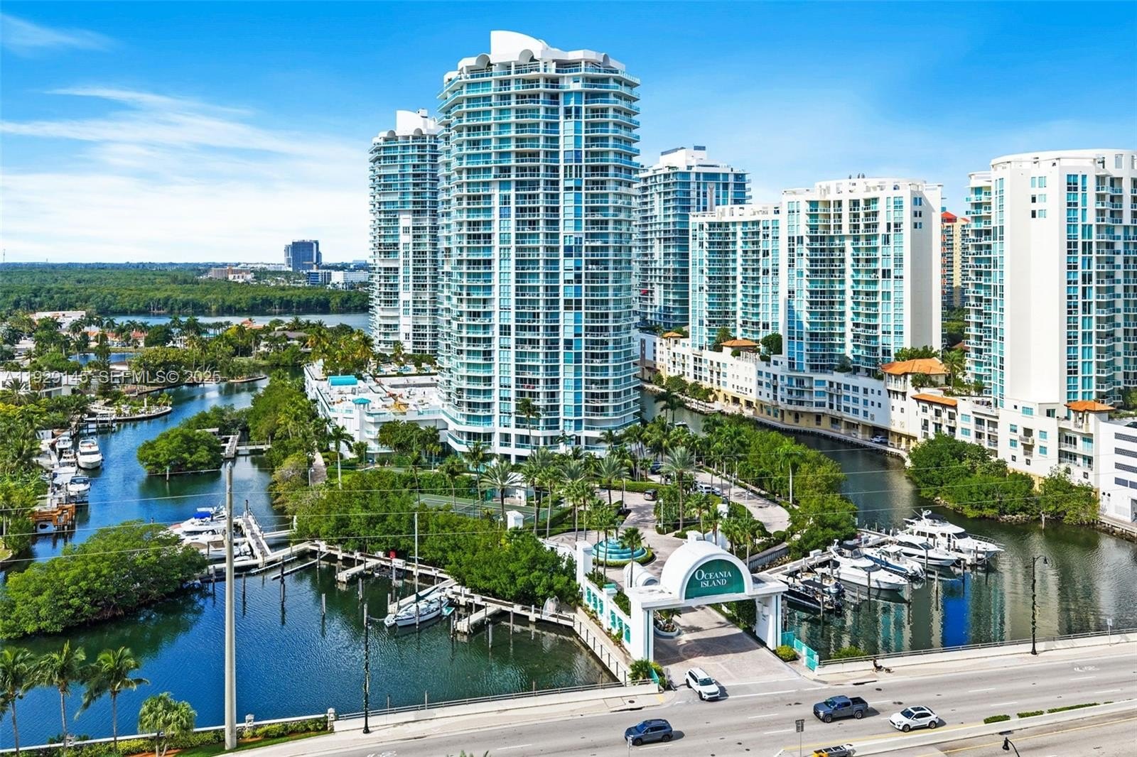 Single Family 3BR 4BA - 16400 Collins Ave, Sunny  Isles  Beach, FL