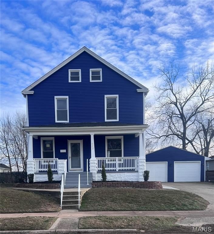 Single Family 4BR 2BA - 632 Washington Street, Venice, IL