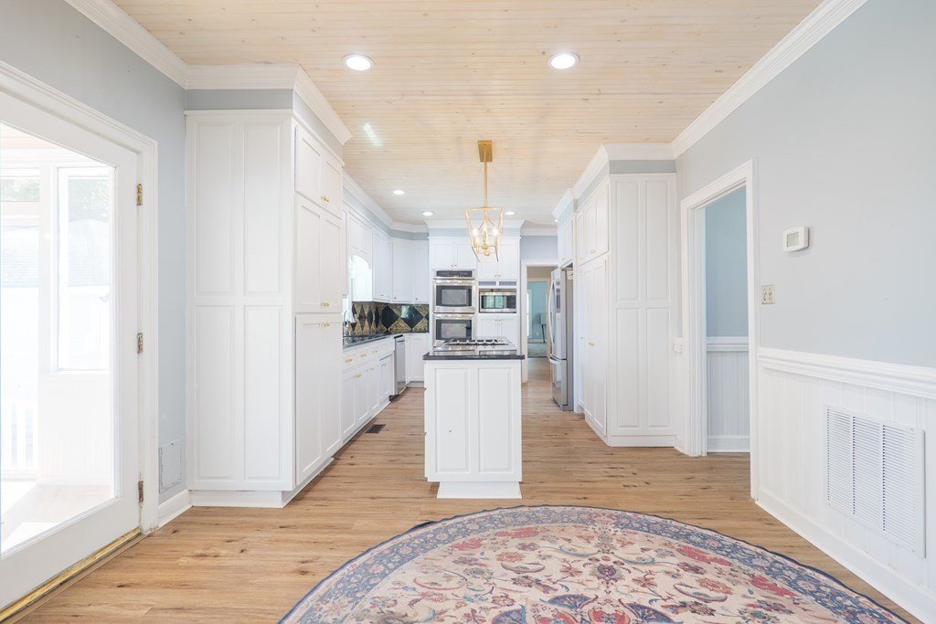 Single Family 4BR 4BA - 1156 Lakeshore Drive, Valdosta, GA