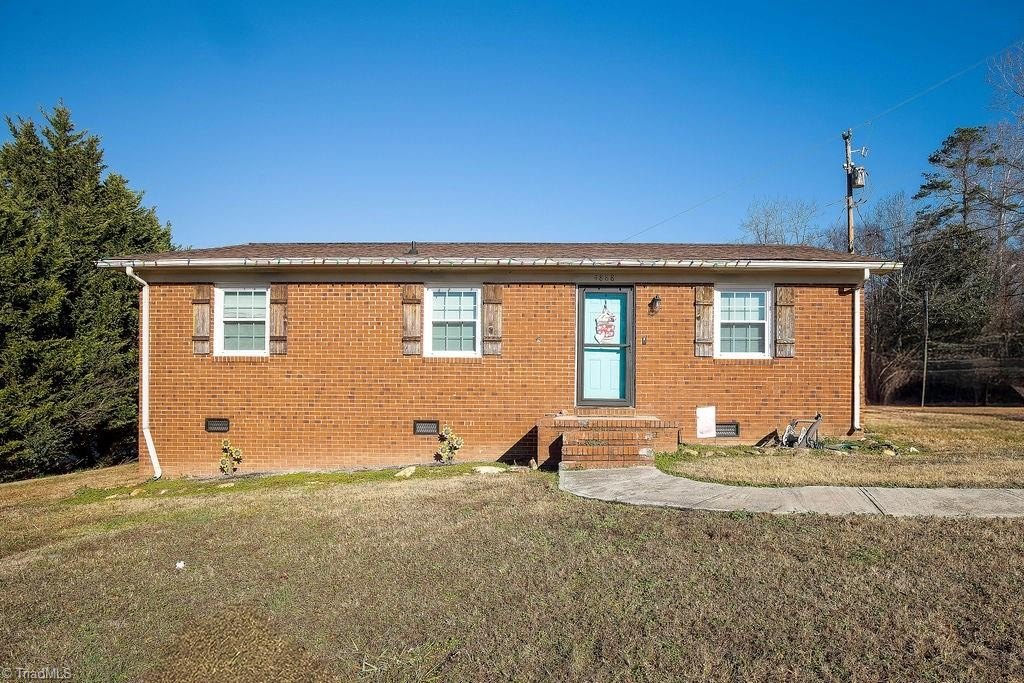 4888 Trinity Blvd  
