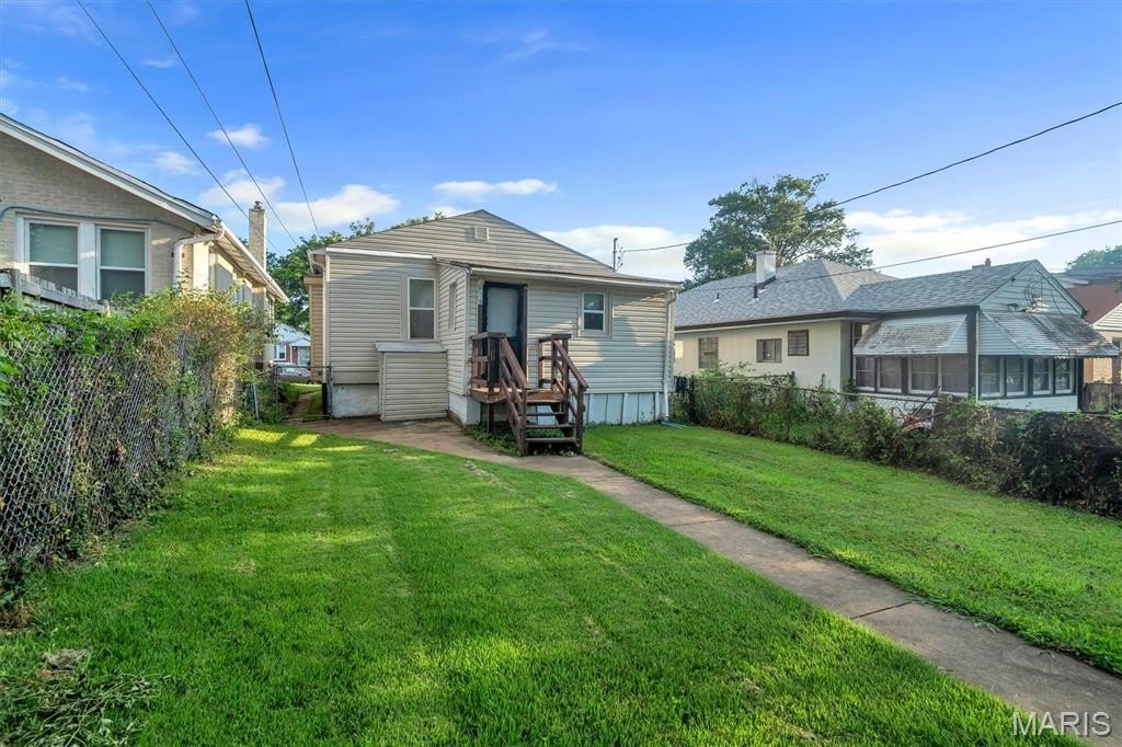 Single Family 2BR 1BA - 6835 Etzel Avenue, University City, MO