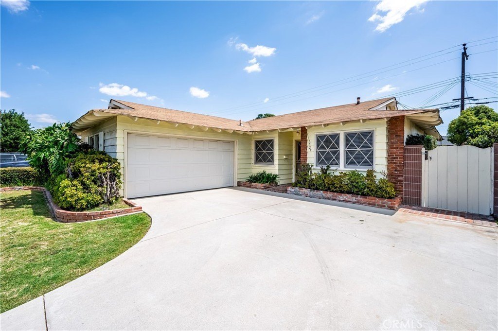 17524 Thornlake  