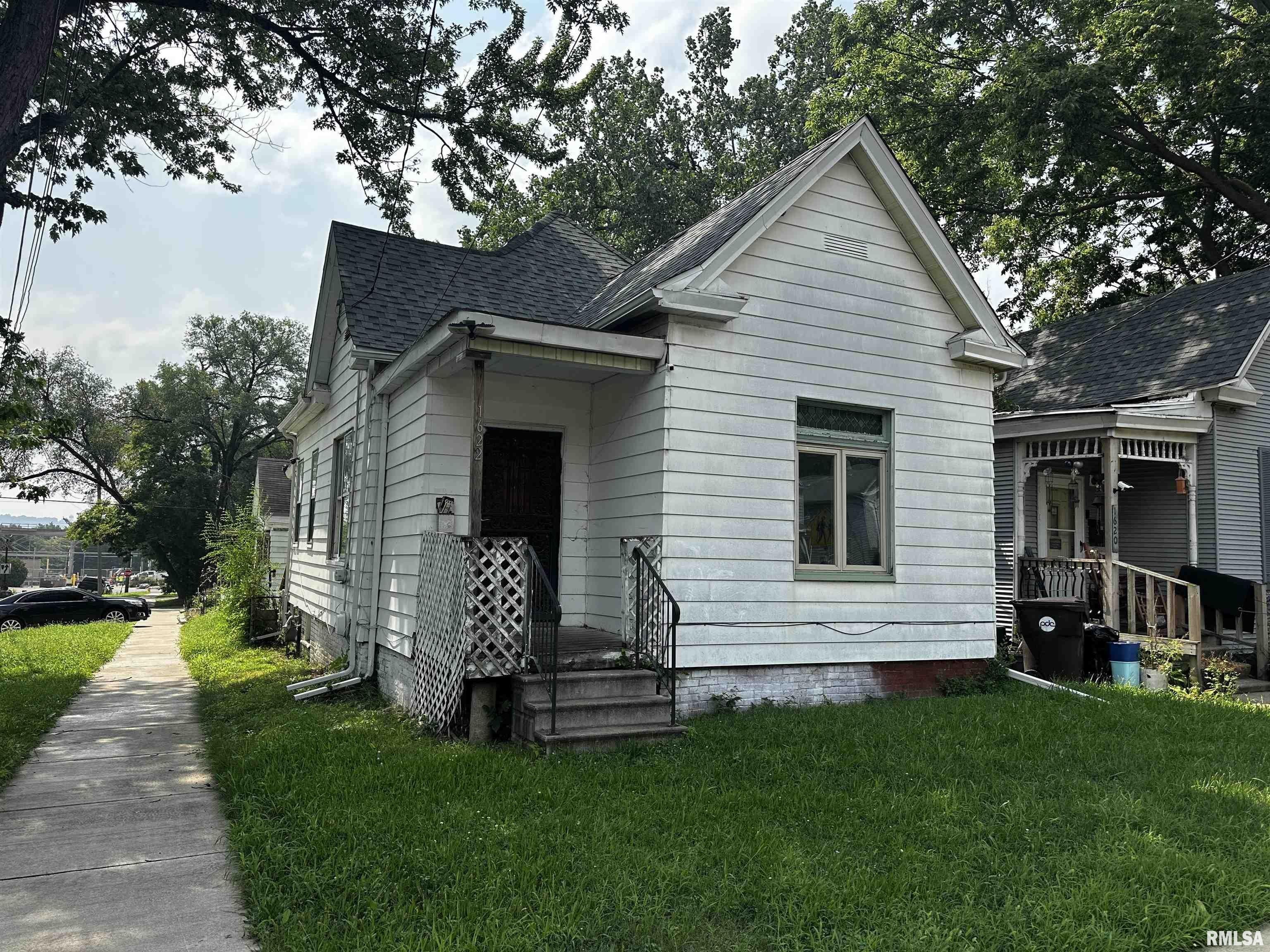 1622 NE JEFFERSON St  